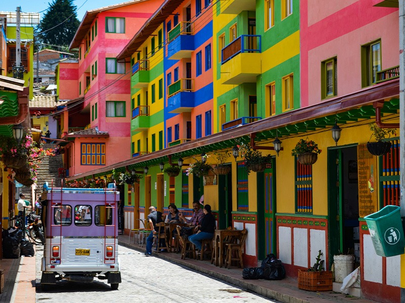 saul-mercado-LFuFLGo_3ME-unsplash saul-mercado-LFuFLGo_3ME-unsplash